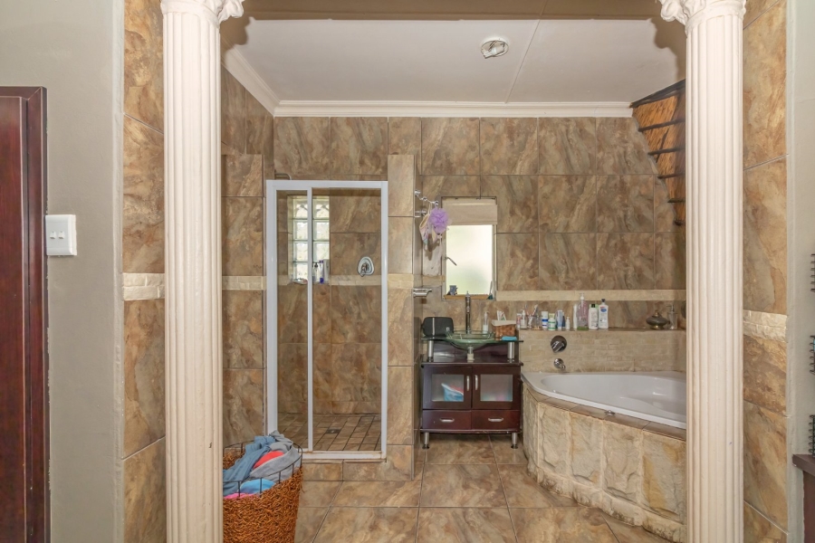 6 Bedroom Property for Sale in Panorama Free State